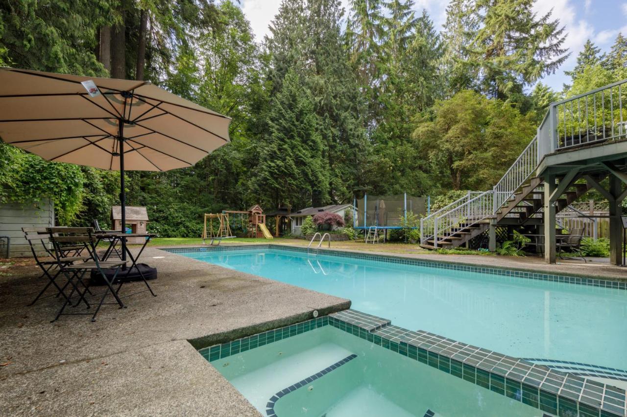 Beautiful Villa With Heated Pool Hot Tub By Forest นอร์ทแวนคูเวอร์ ภายนอก รูปภาพ